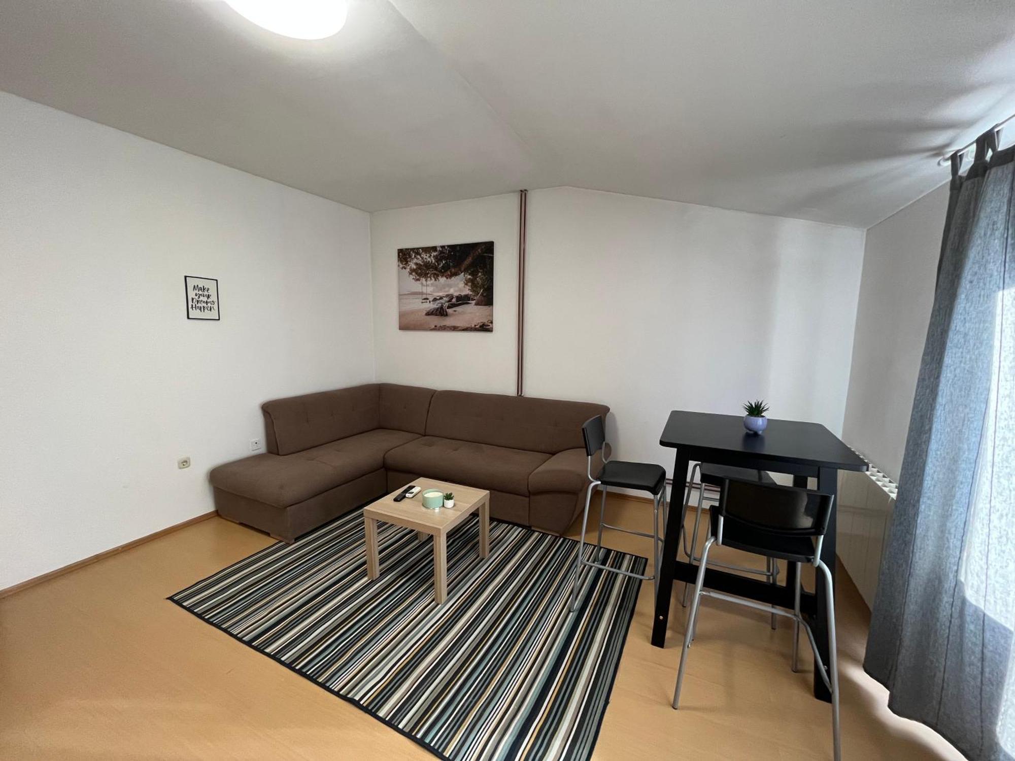 Apartmani Vacanza ซาเกร็บ ภายนอก รูปภาพ