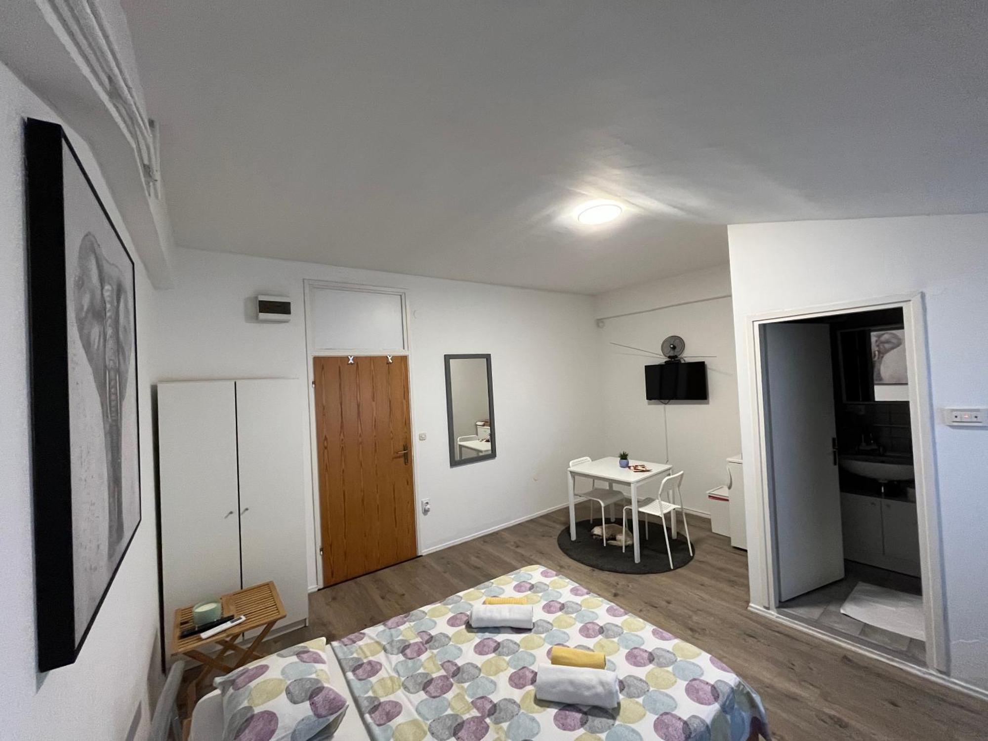 Apartmani Vacanza ซาเกร็บ ภายนอก รูปภาพ