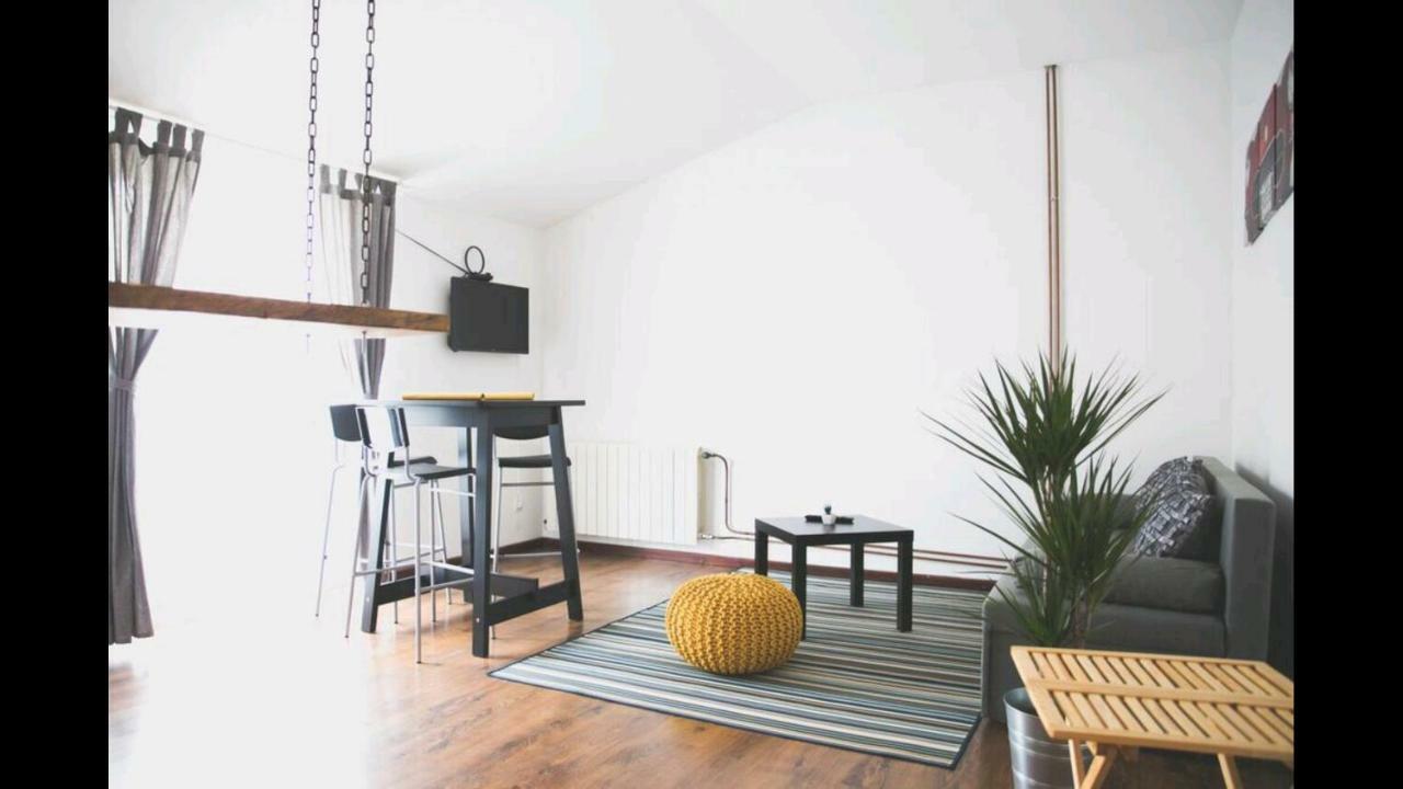 Apartmani Vacanza ซาเกร็บ ภายนอก รูปภาพ